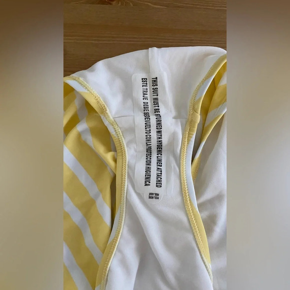 Sz. L Kona Sol Women's Striped Square Neck One Piece Swimsuit Yellow (JJ3) - Picture 4 of 15